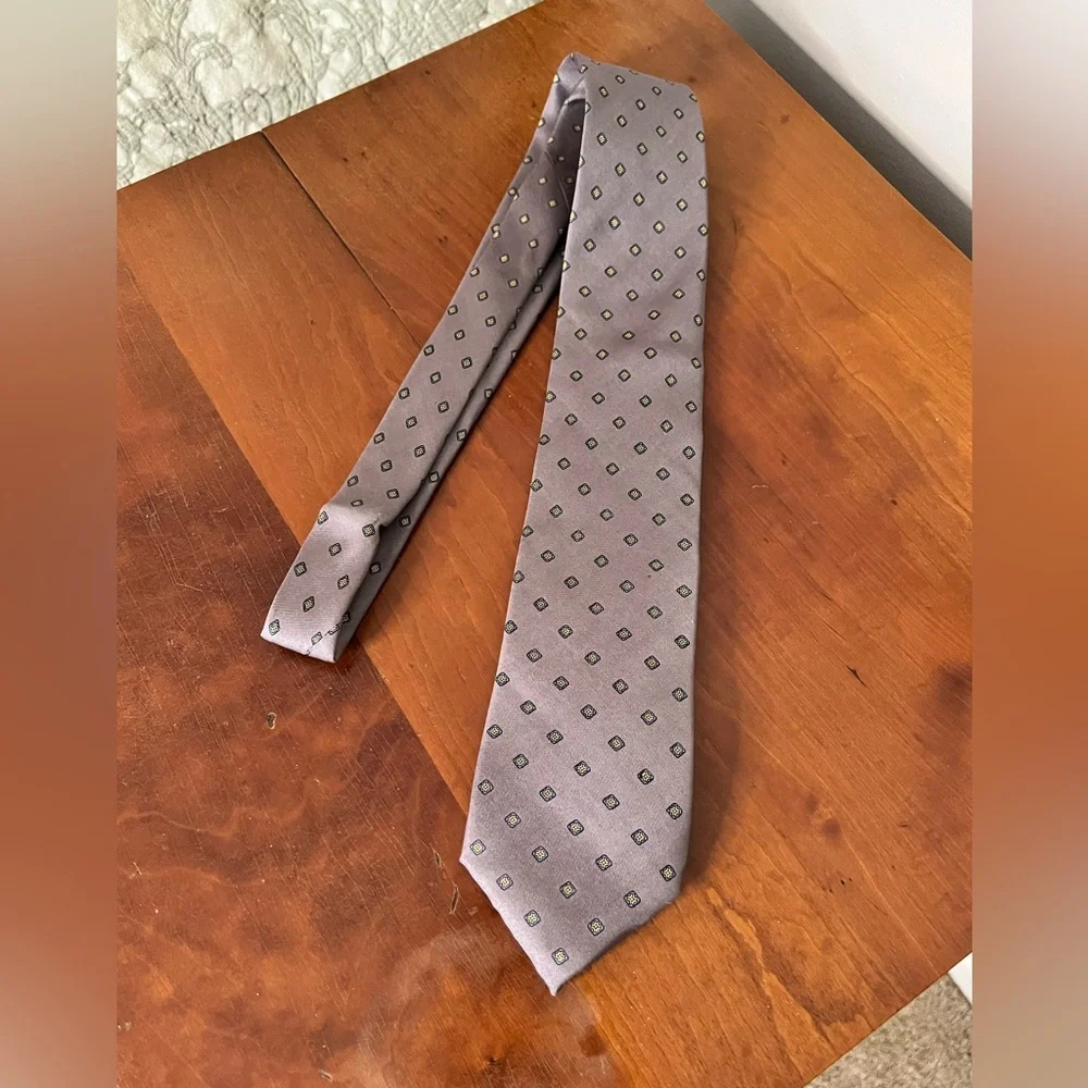 Men’s silk necktie